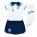 Maillot de foot Angleterre John Stones #5 Domicile vêtements enfant Monde 2022 Manches Courtes (+ pantalon court)